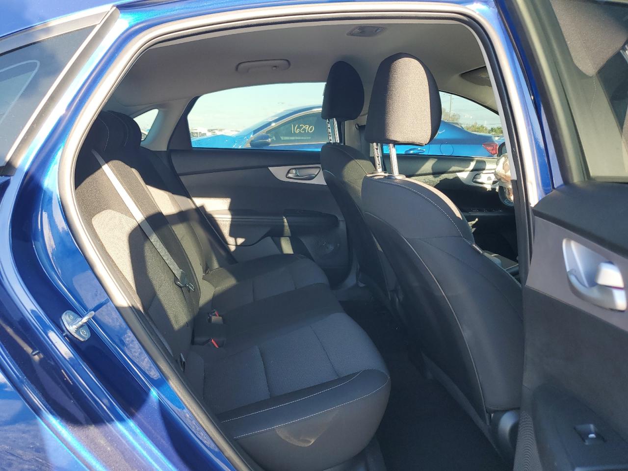 2024 Kia Forte - Image 10
