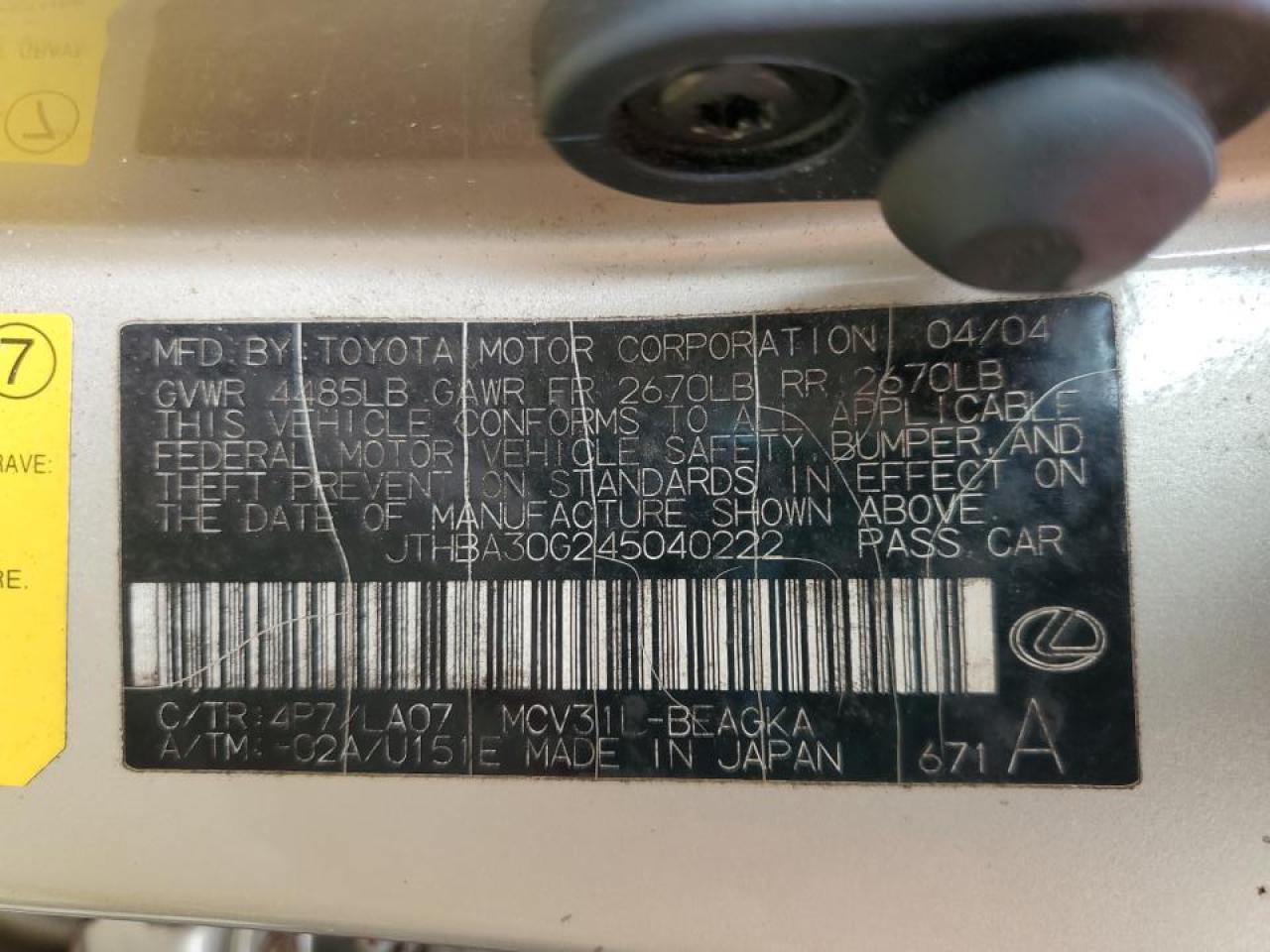 2004 Lexus ES - Image 12