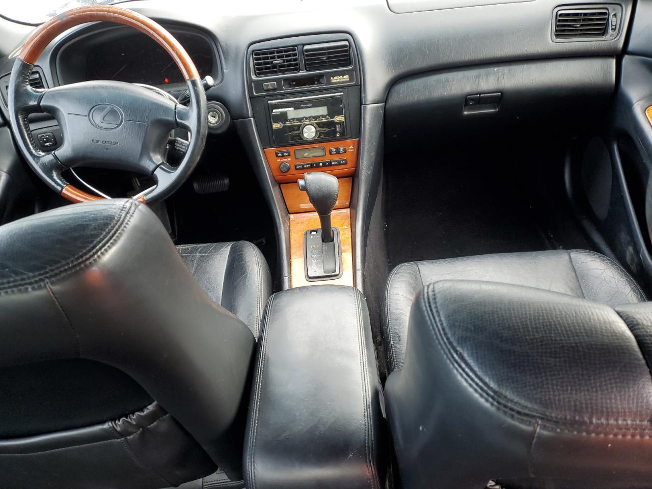 2000 Lexus ES - Image 8