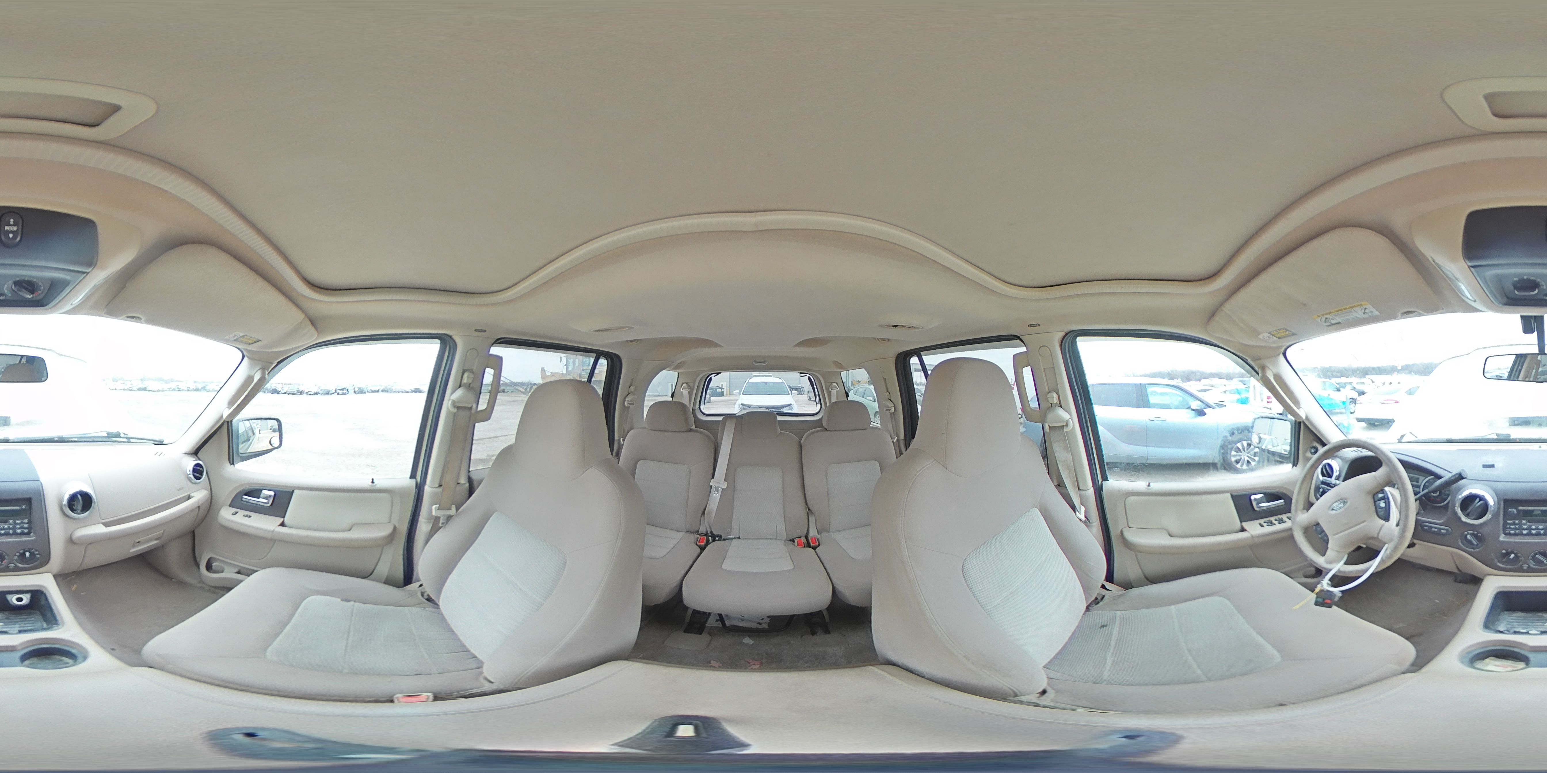 2005 Ford Expedition - Image 13