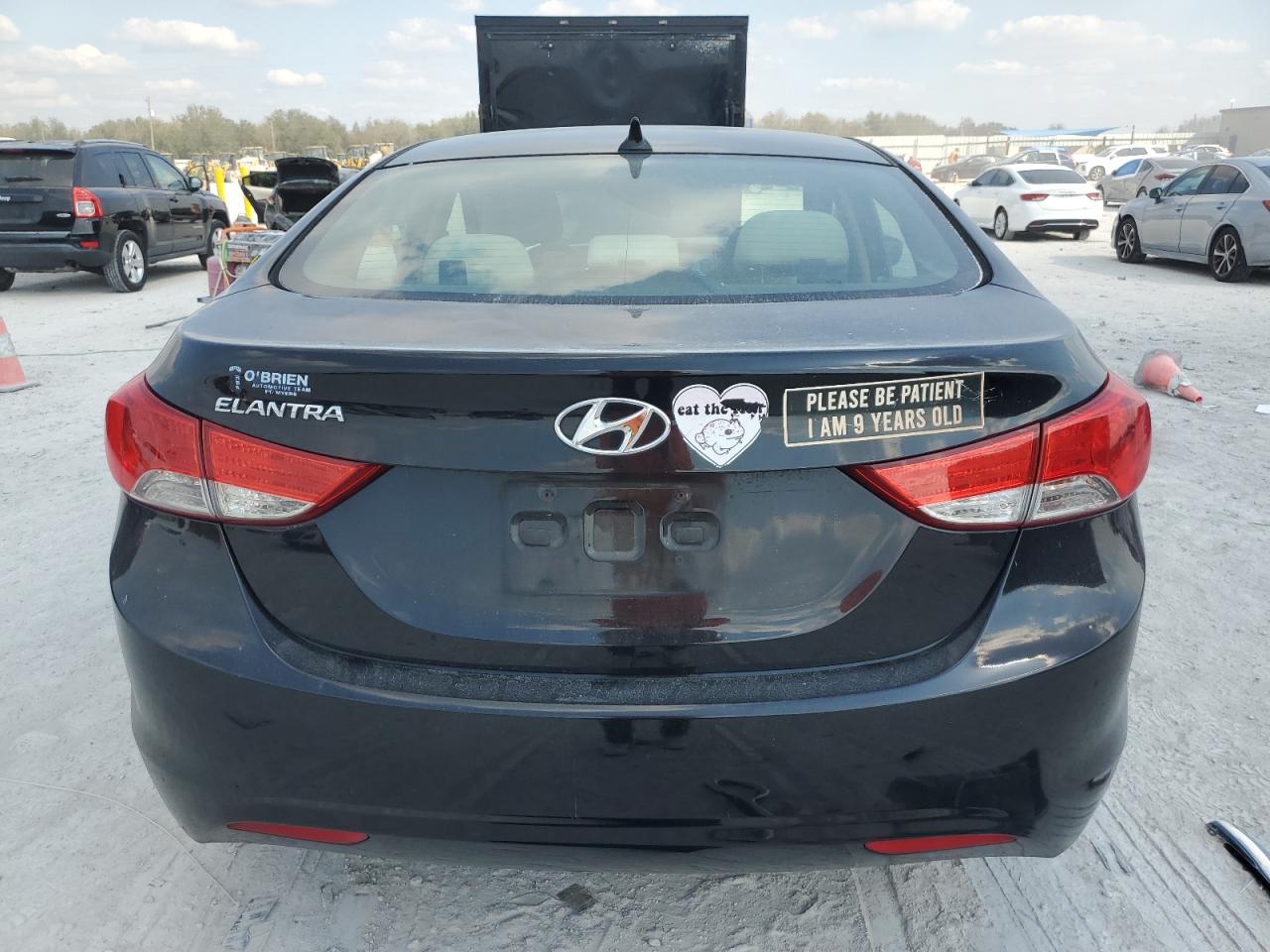 2013 Hyundai Elantra - Image 6