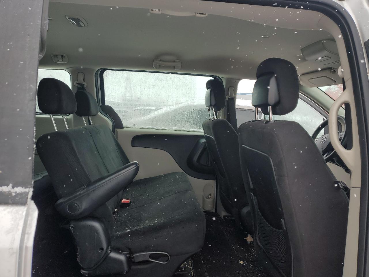 2012 Dodge Caravan - Image 11