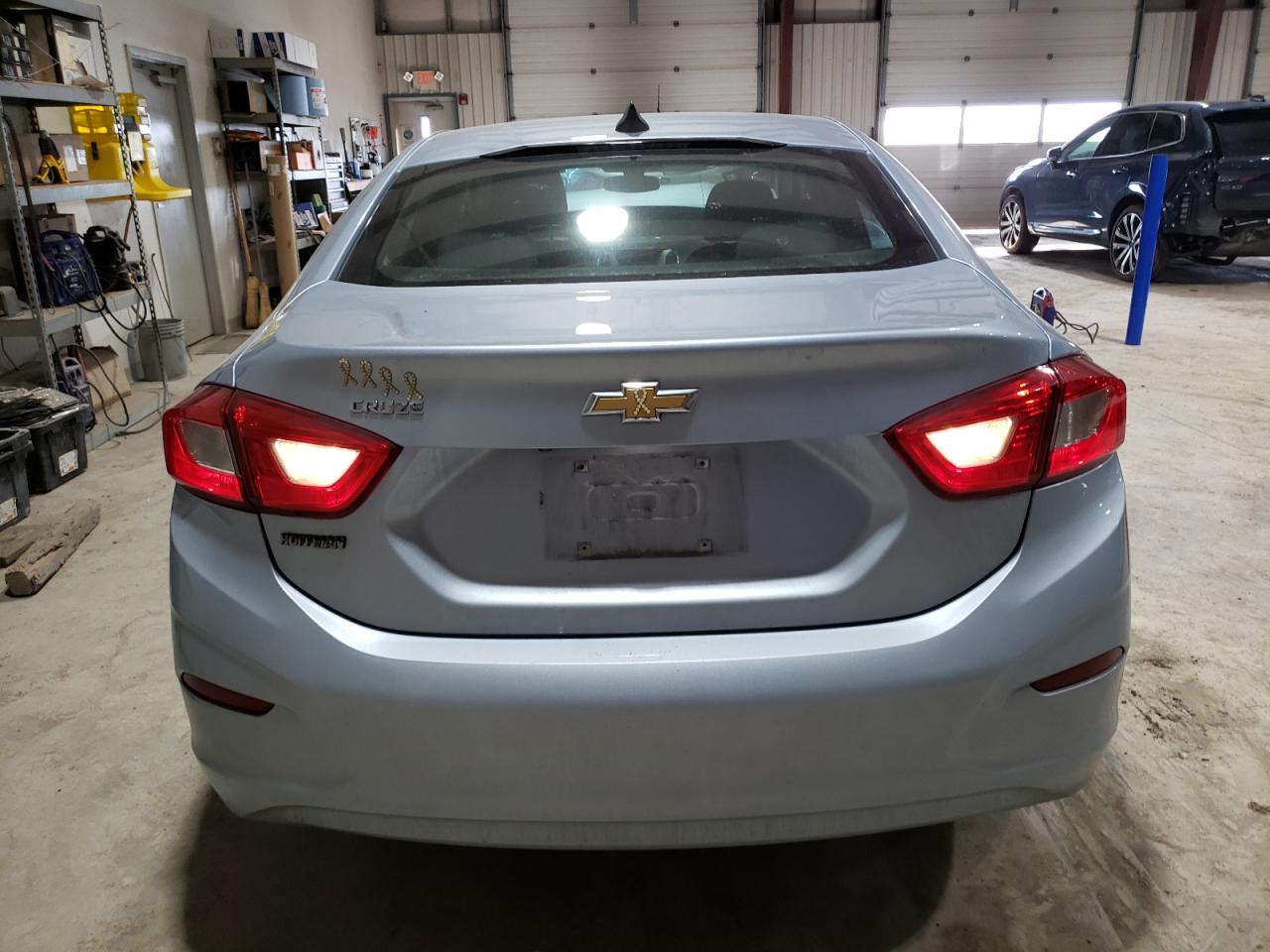 2018 Chevrolet Cruze - Image 6