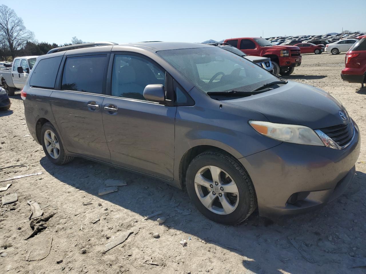 2011 Toyota Sienna - Image 4