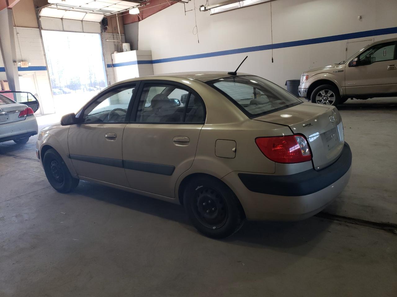 2009 Kia Rio - Image 2