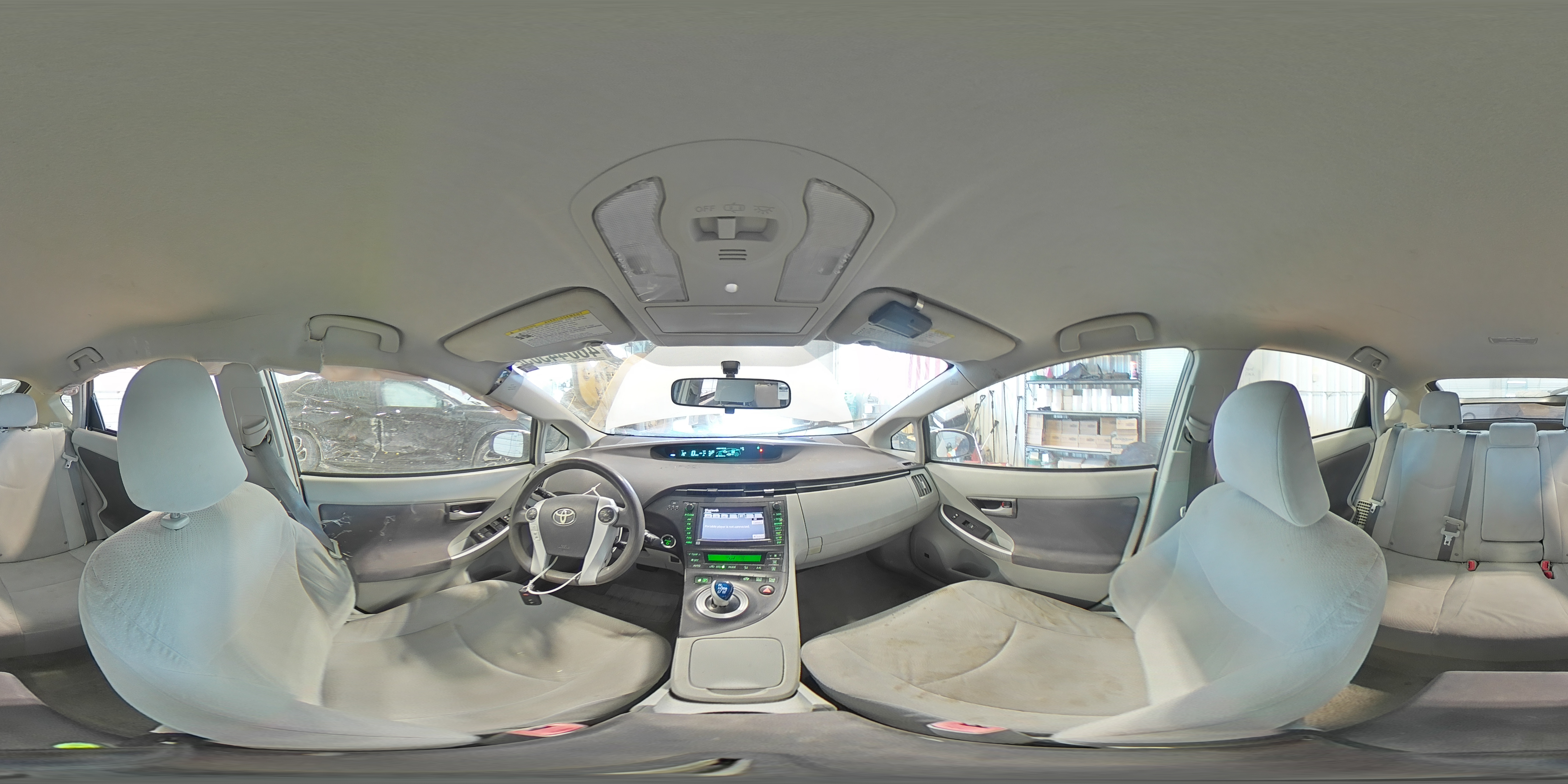 2010 Toyota Prius - Image 12
