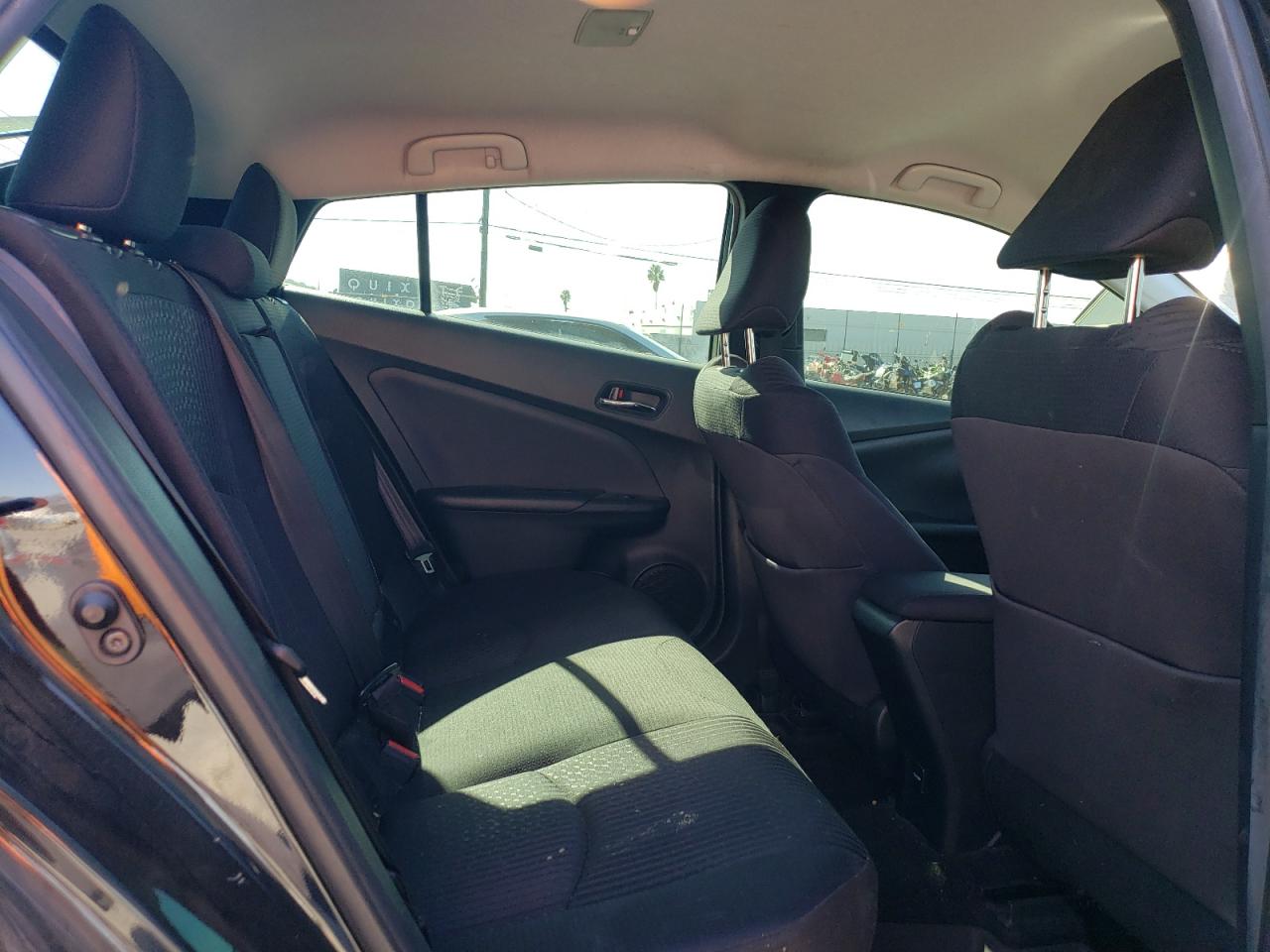 2018 Toyota Prius - Image 10