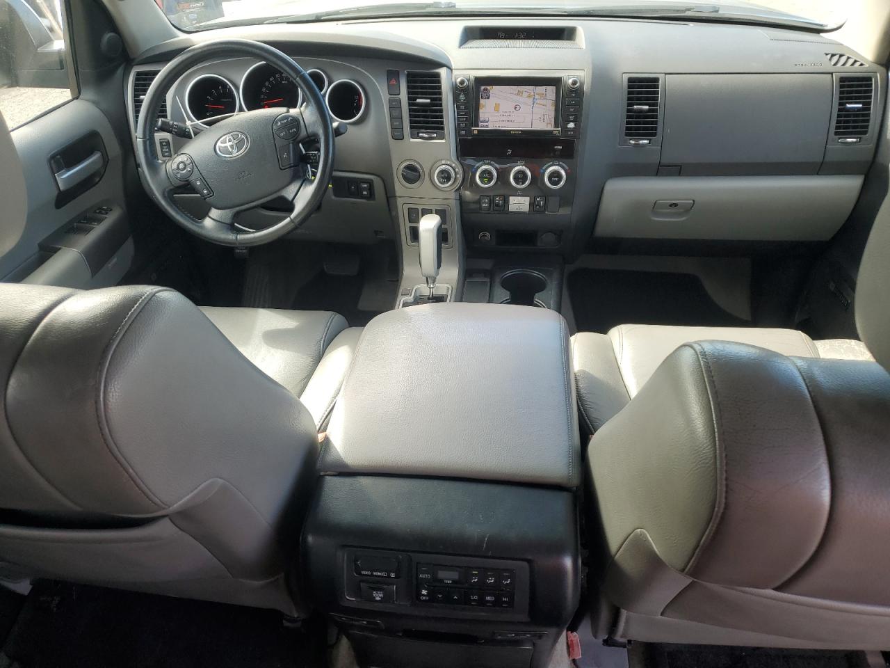 2011 Toyota Sequoia - Image 8