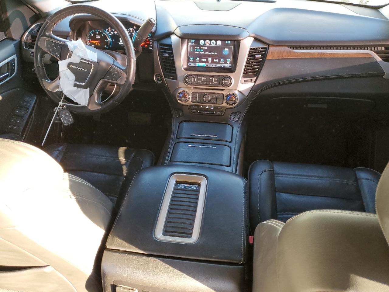 2019 GMC Yukon - Image 8