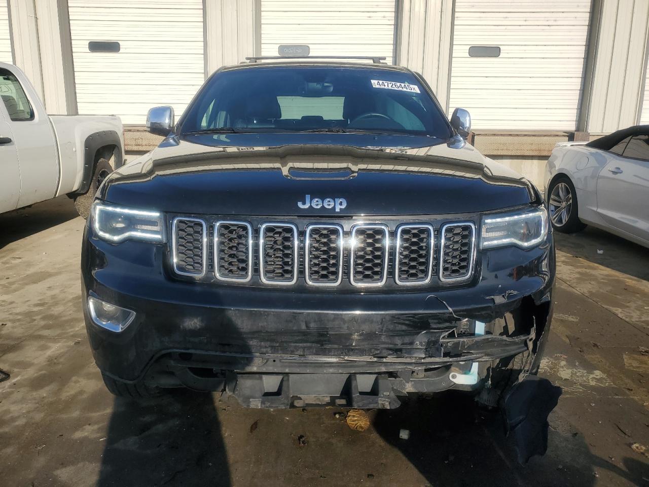 2017 Jeep Grand Cherokee - Image 5