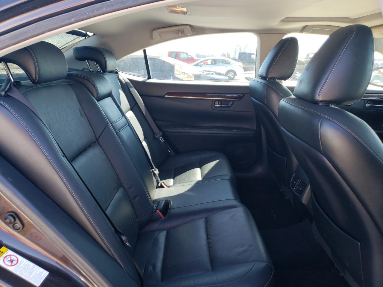 2013 Lexus ES - Image 10
