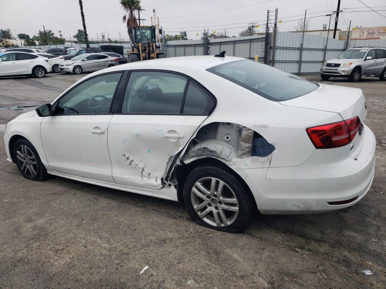 2015 Volkswagen Jetta - Image 2