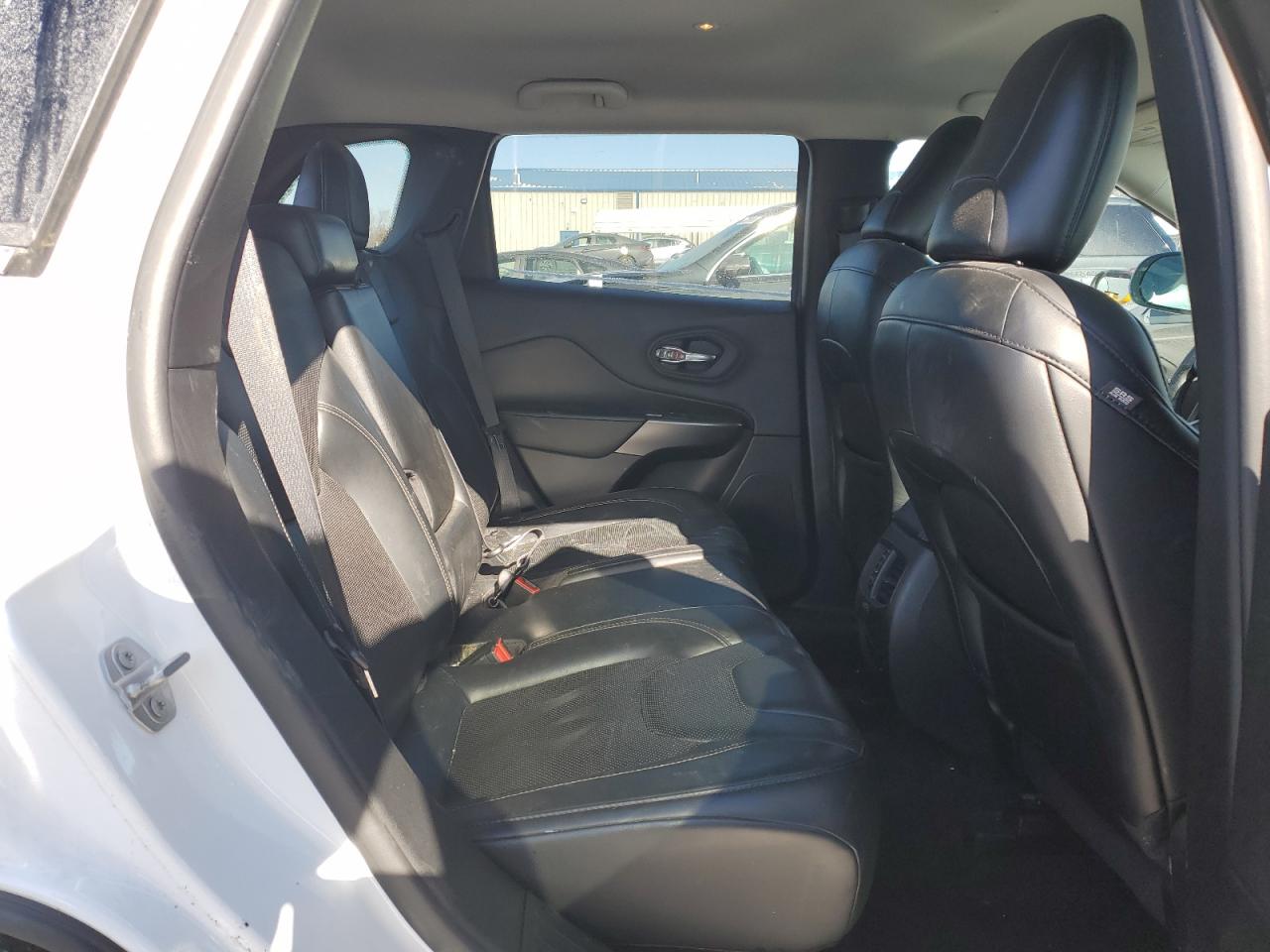 2020 Jeep Grand Cherokee - Image 12