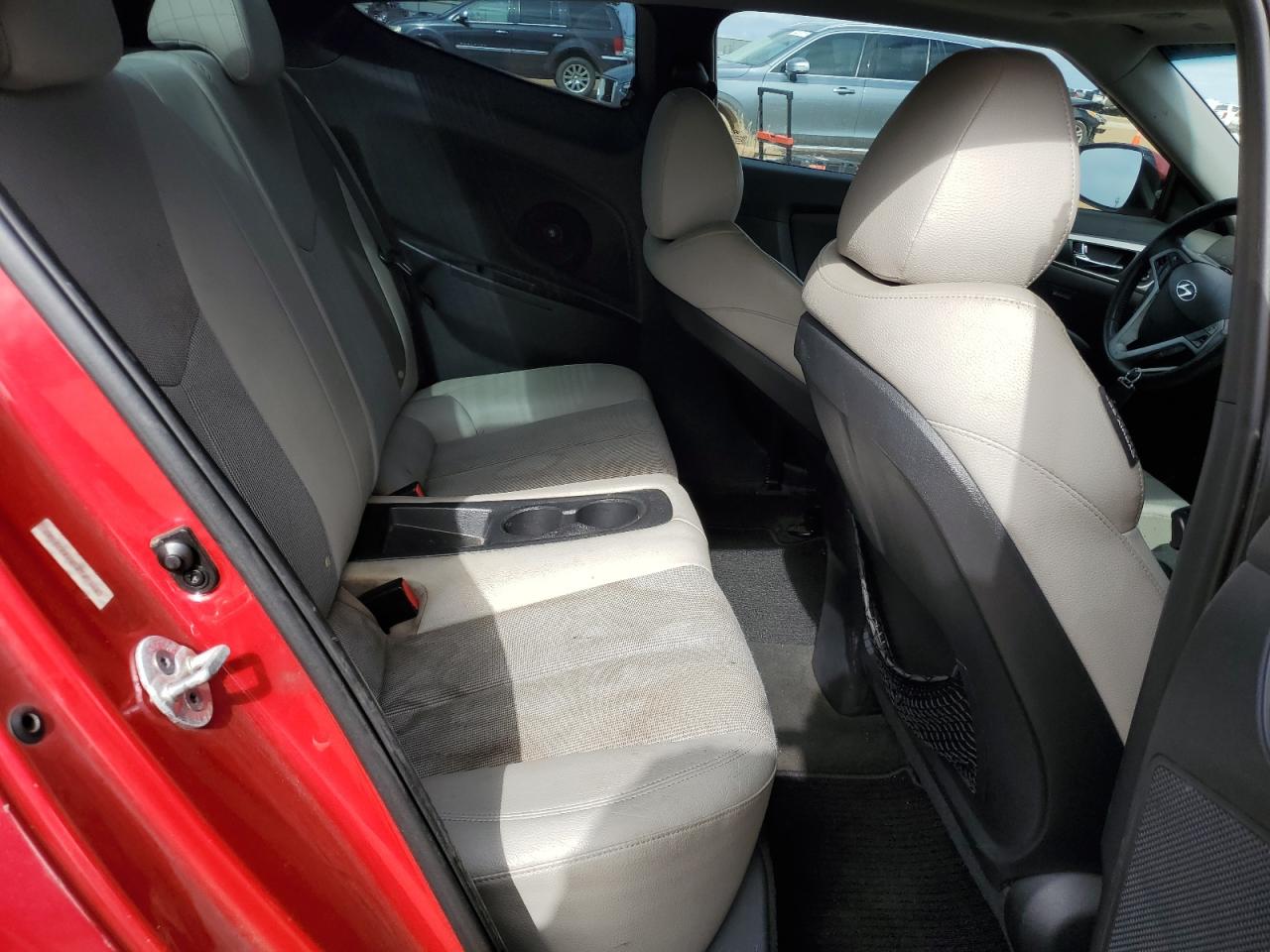 2013 Hyundai Veloster - Image 10