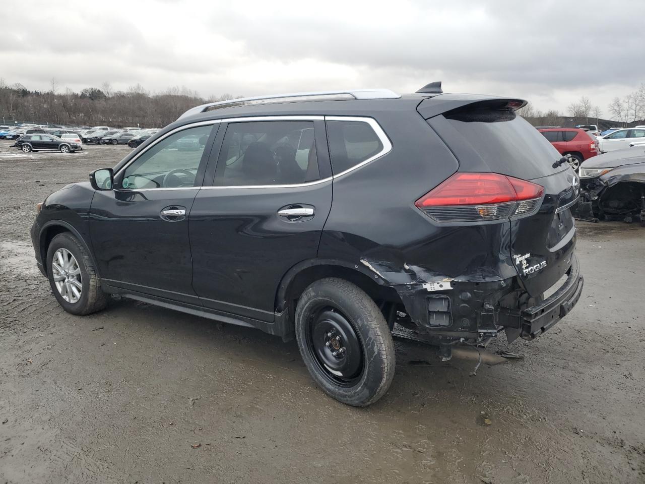 2017 Nissan Rogue - Image 2