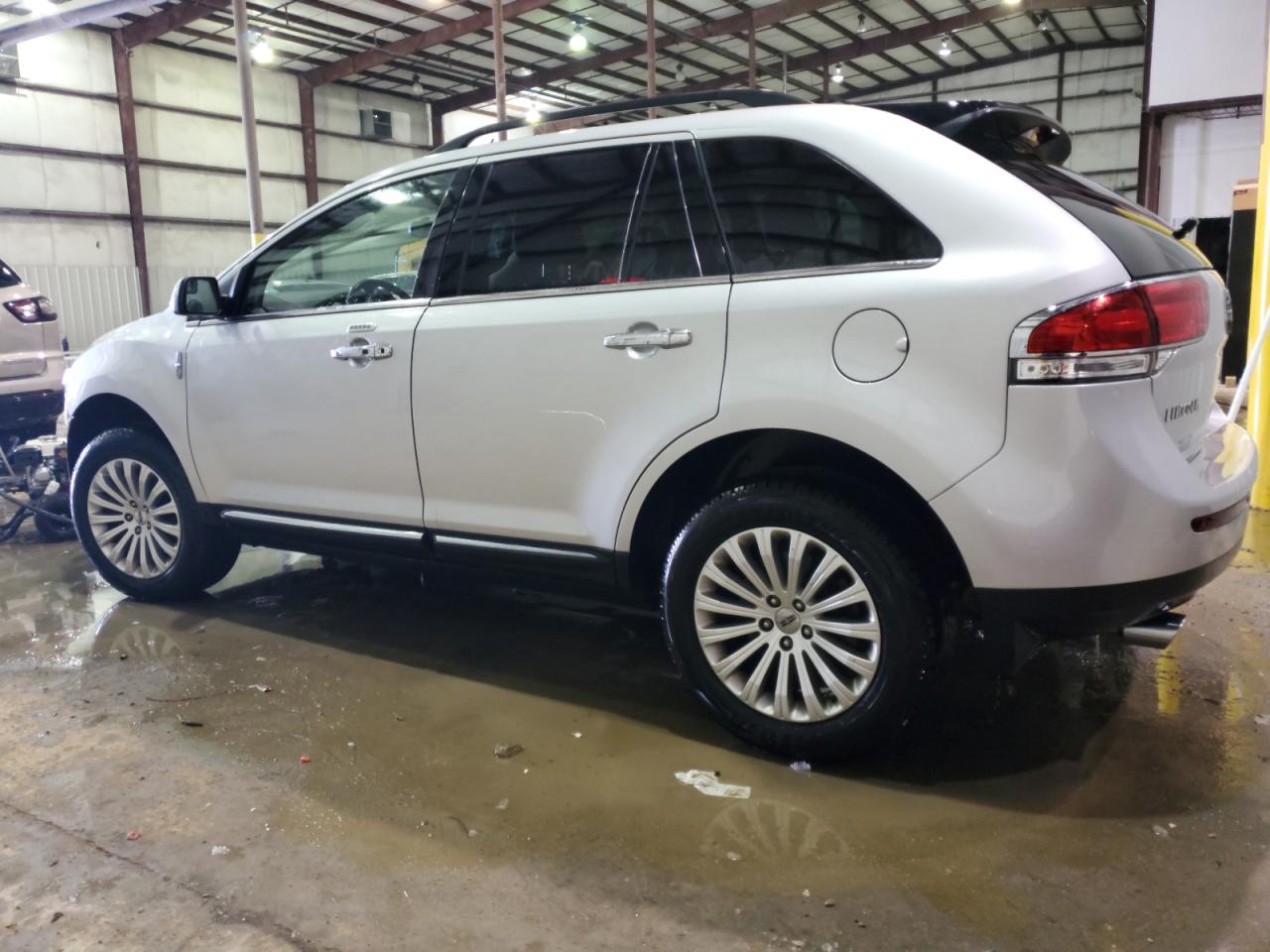 2015 Lincoln MKX - Image 2