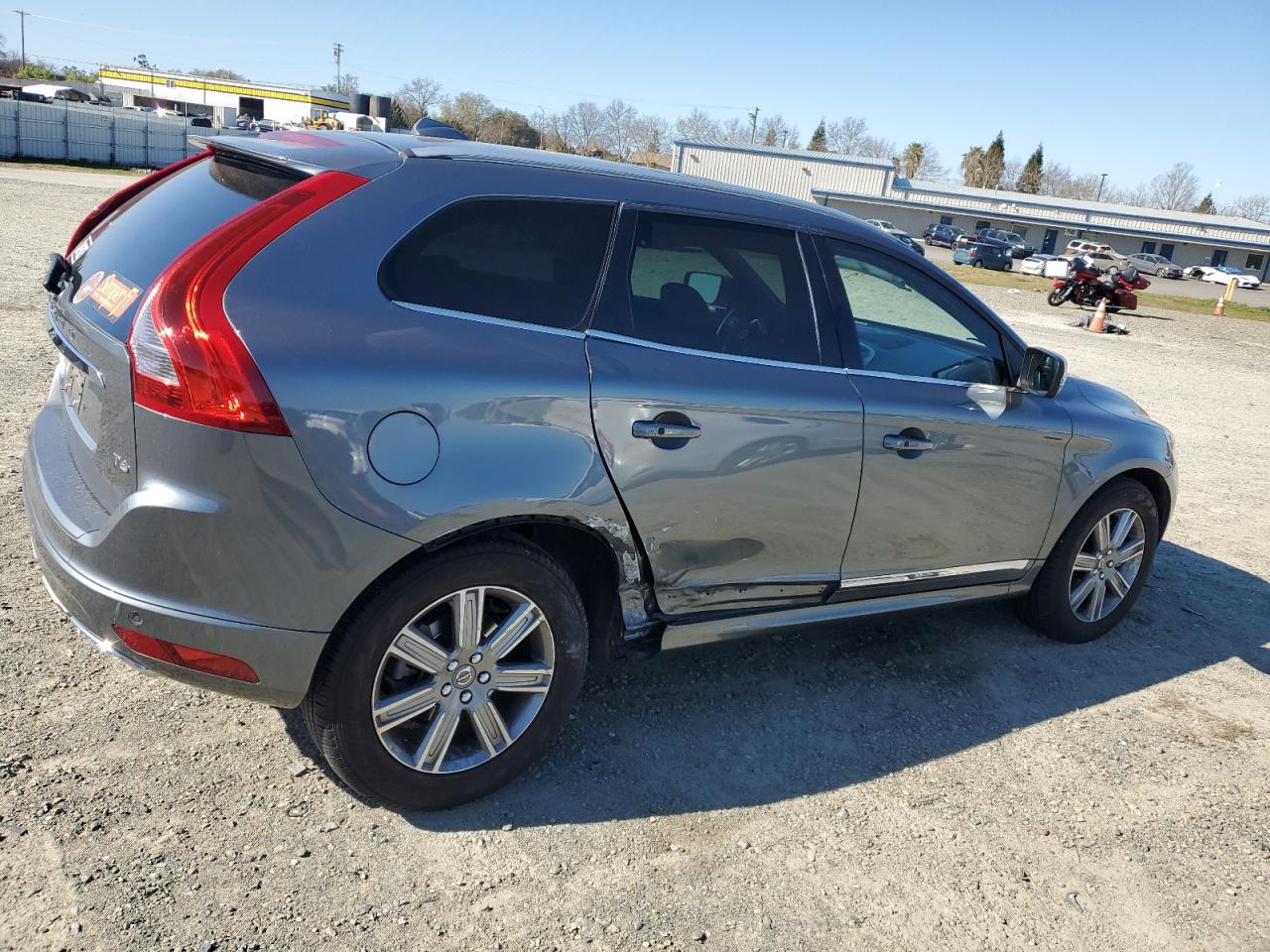 2016 Volvo XC60 - Image 3