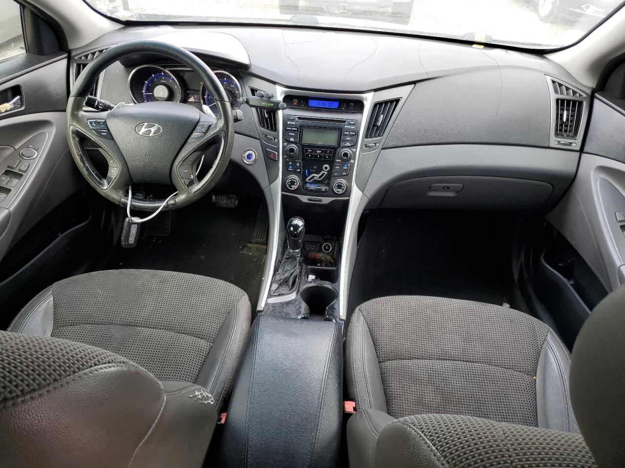 2012 Hyundai Sonata - Image 8