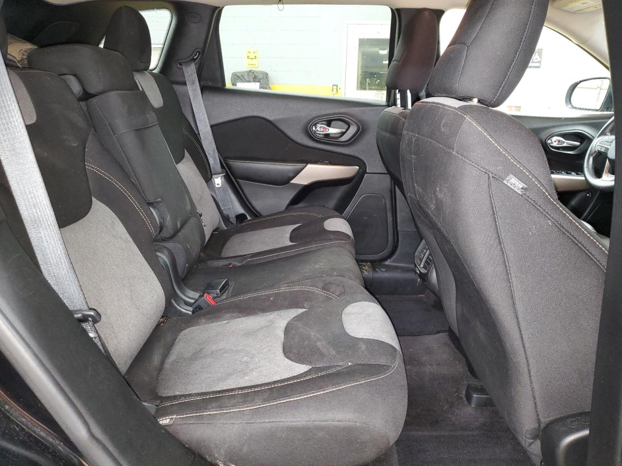 2018 Jeep Grand Cherokee - Image 11