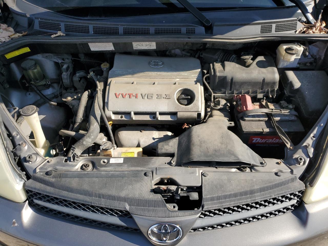 2005 Toyota Sienna - Image 13