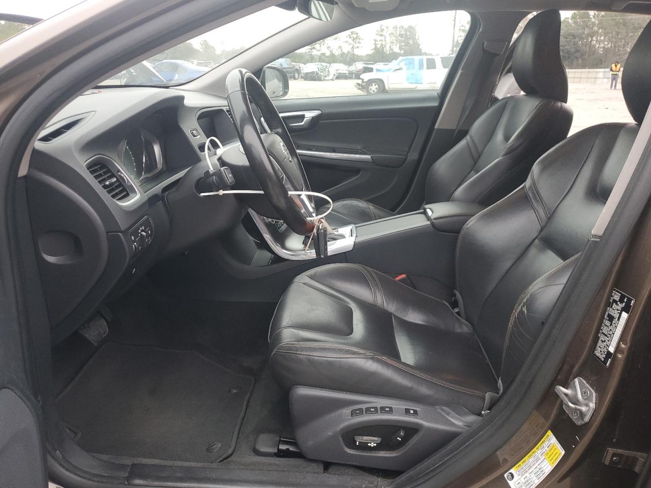 2016 Volvo V60 - Image 7
