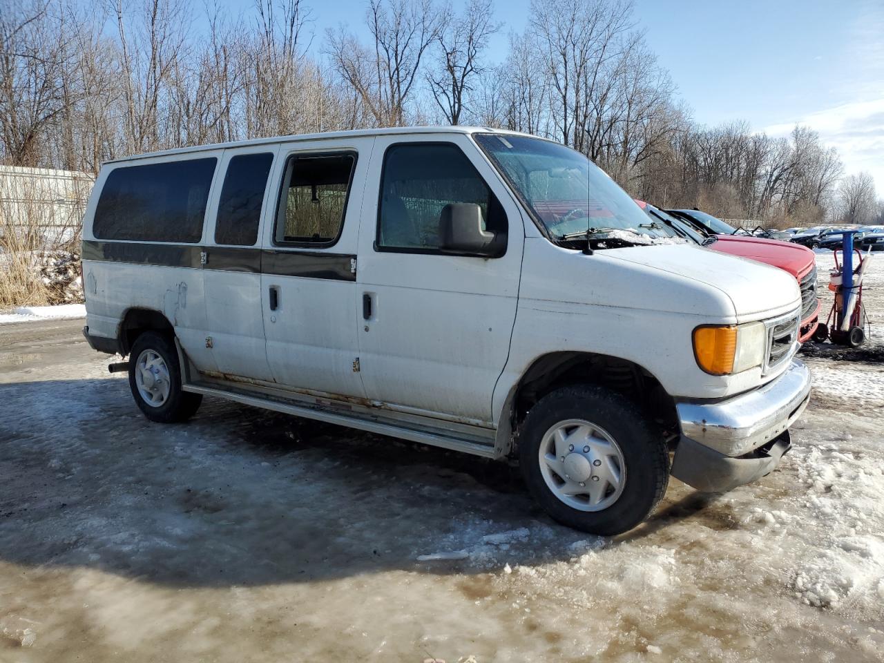 2006 Ford Econoline - Image 4