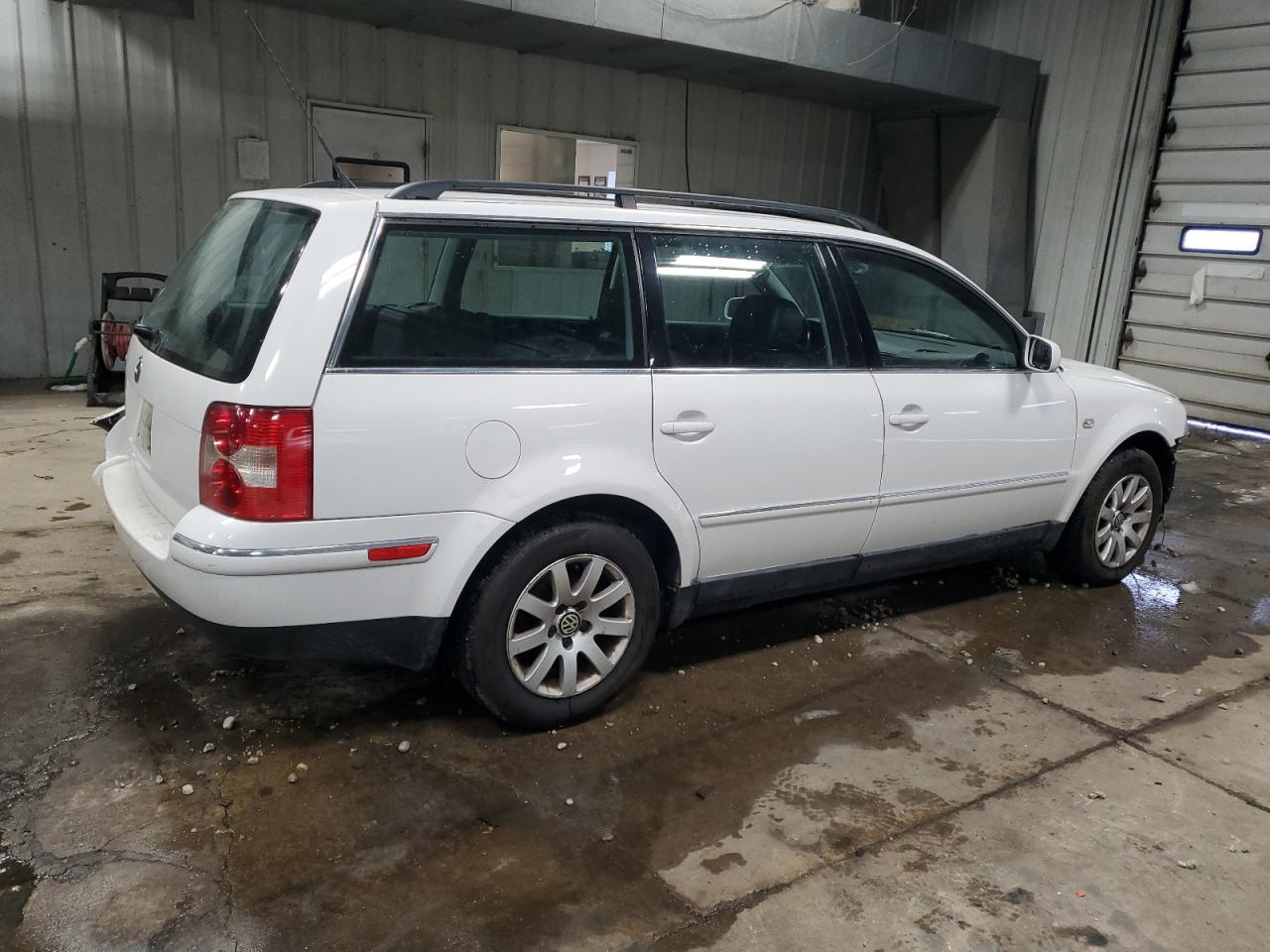 2002 Volkswagen Passat - Image 3