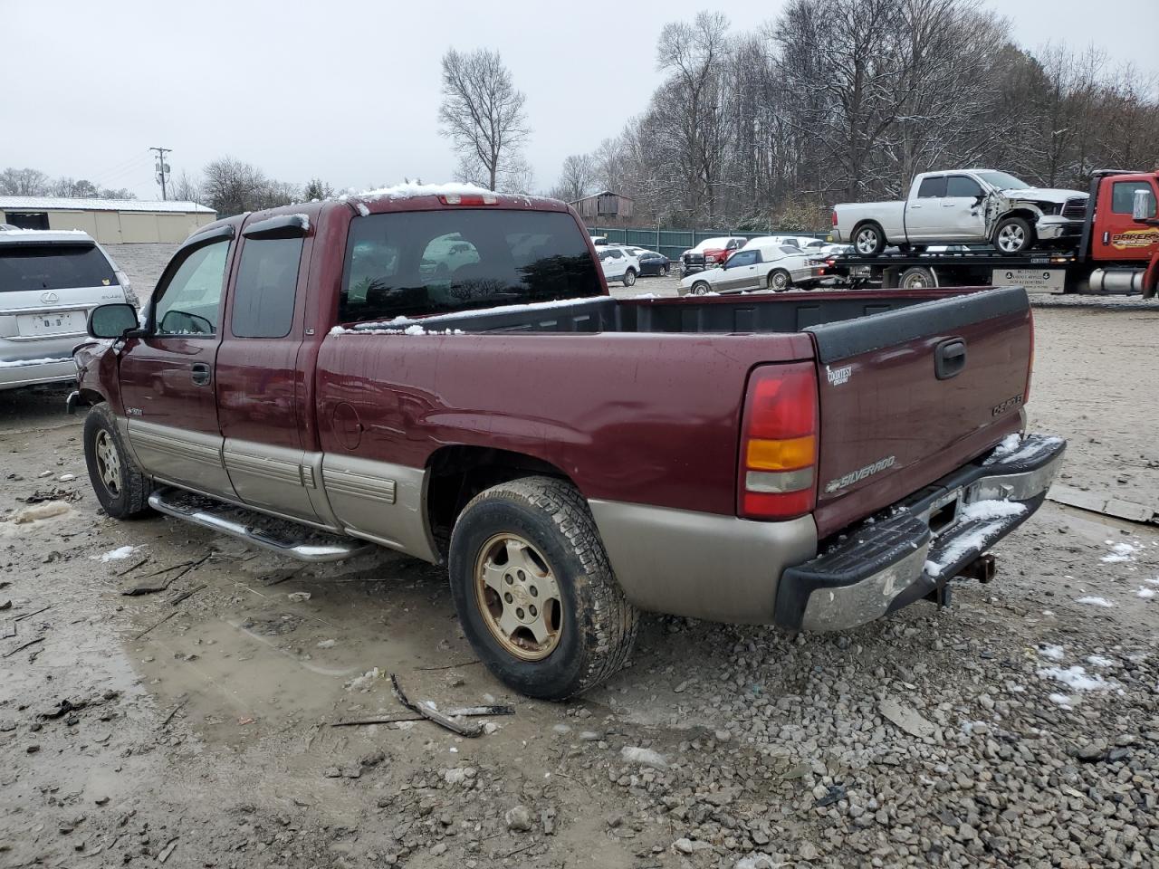 2000 Chevrolet Silverado - Image 2