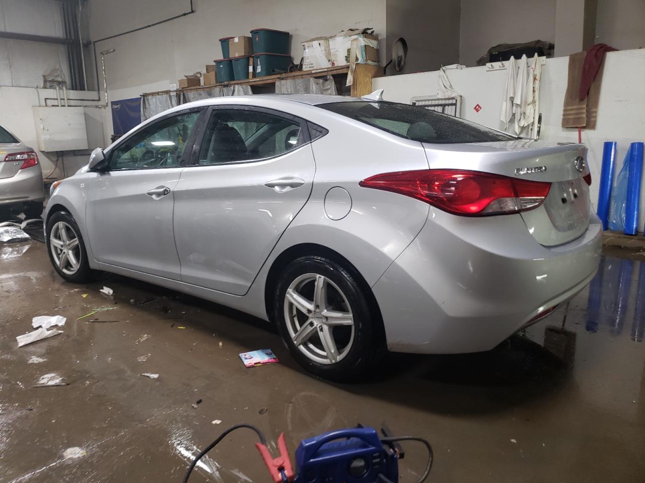 2013 Hyundai Elantra - Image 2