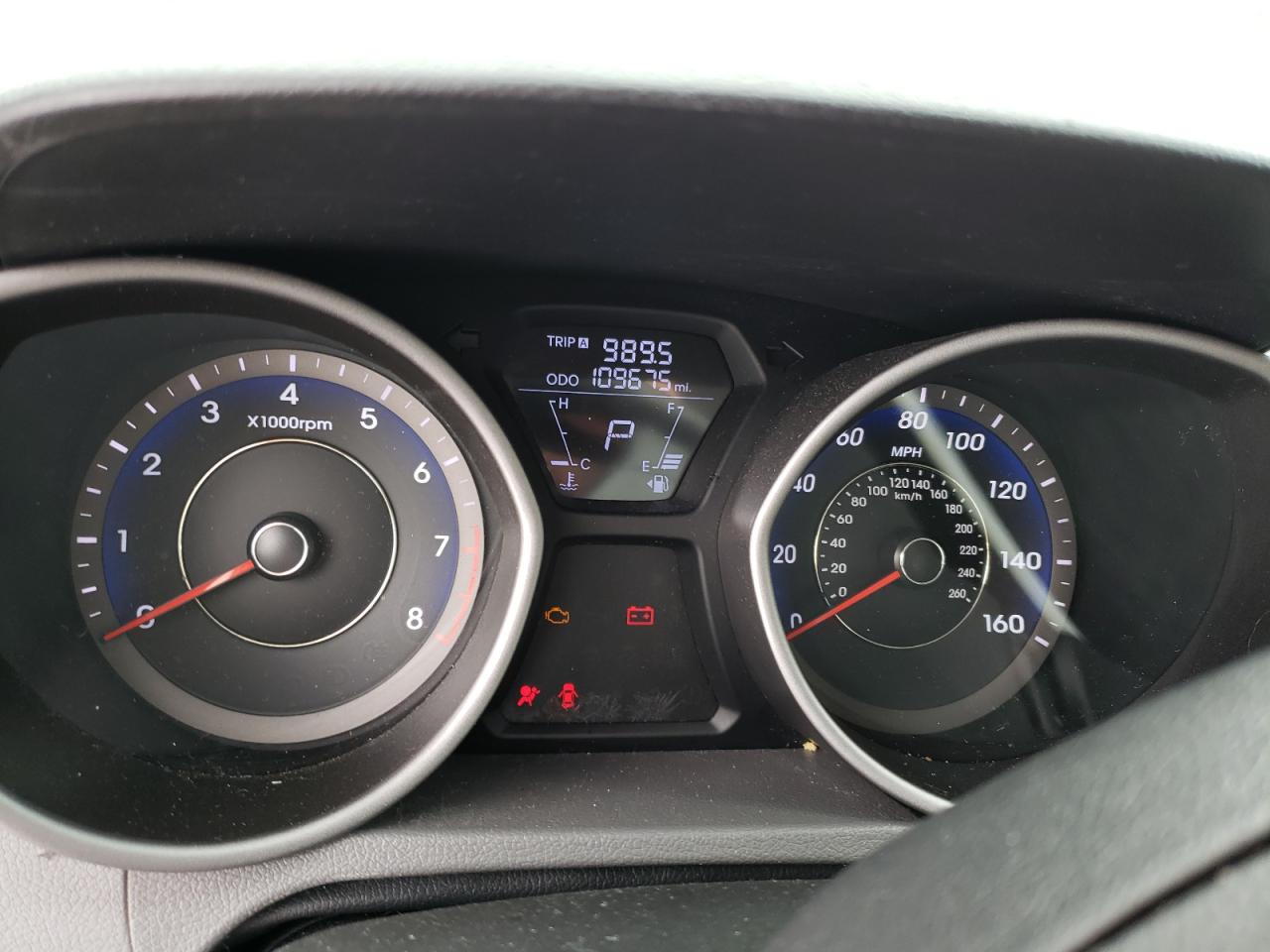 2011 Hyundai Elantra - Image 9