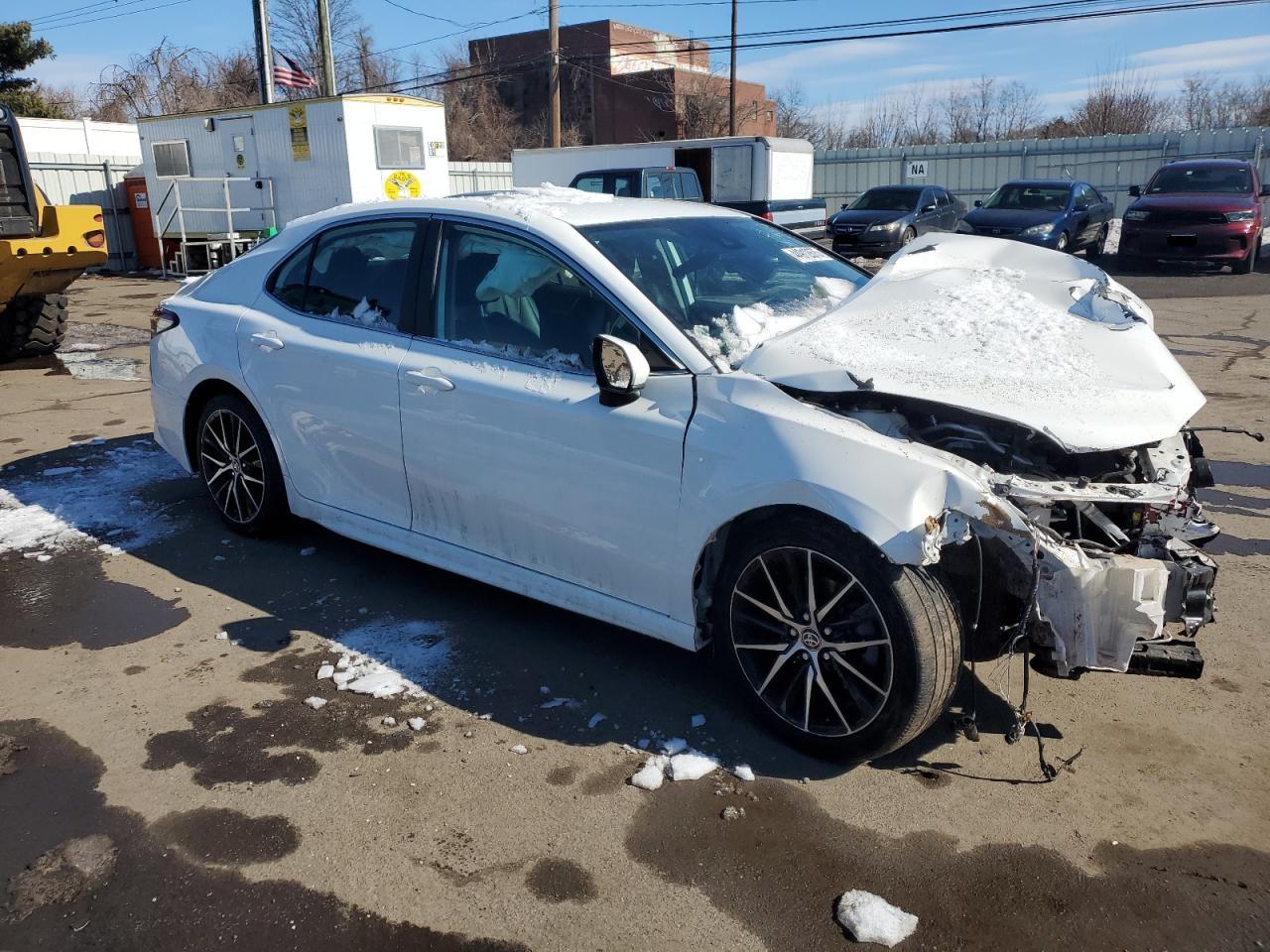 2021 Toyota Camry - Image 4