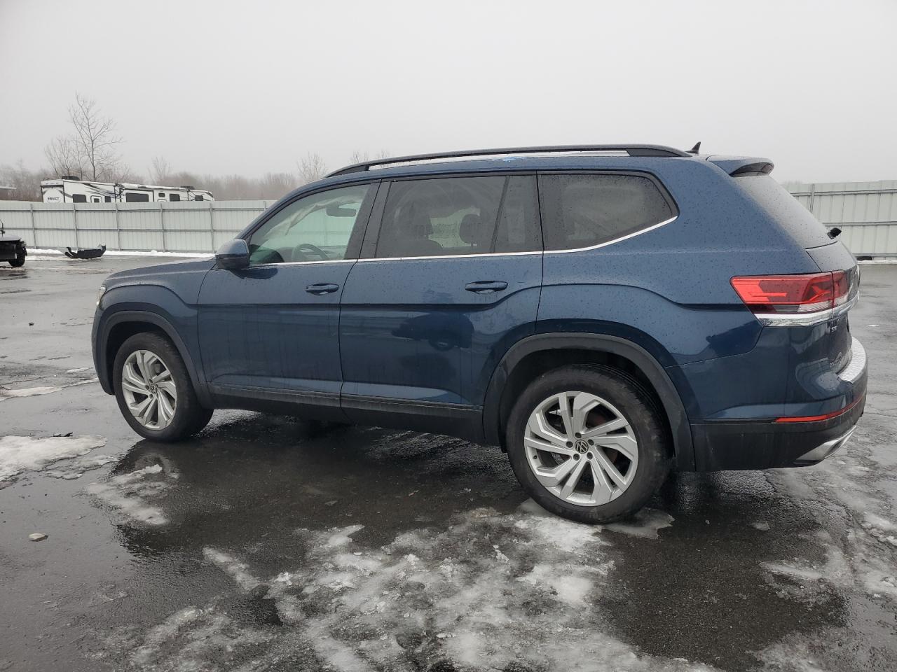 2021 Volkswagen Atlas - Image 2