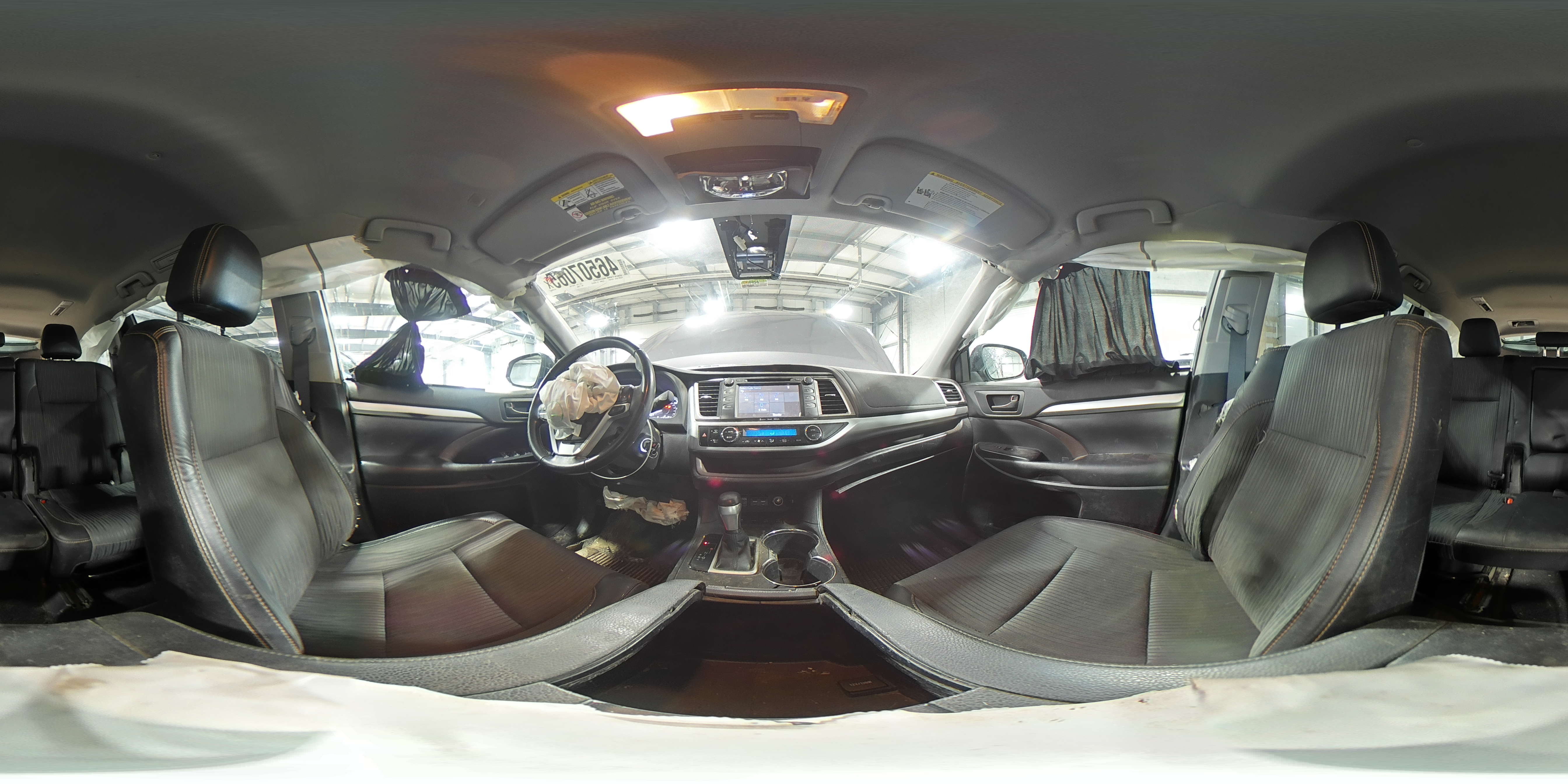 2019 Toyota Highlander - Image 16