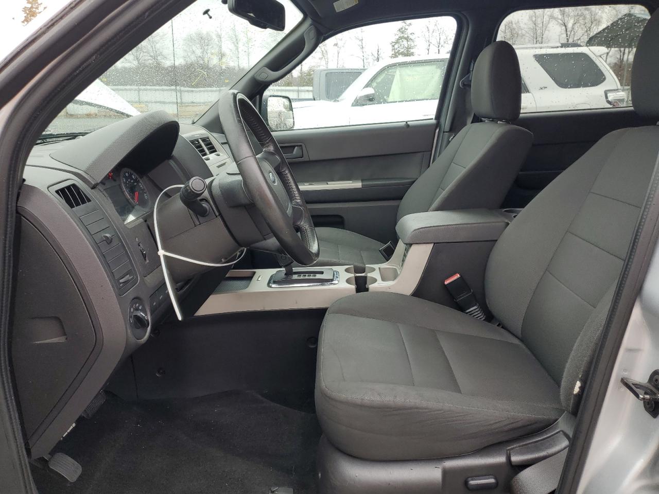 2010 Ford Escape - Image 7