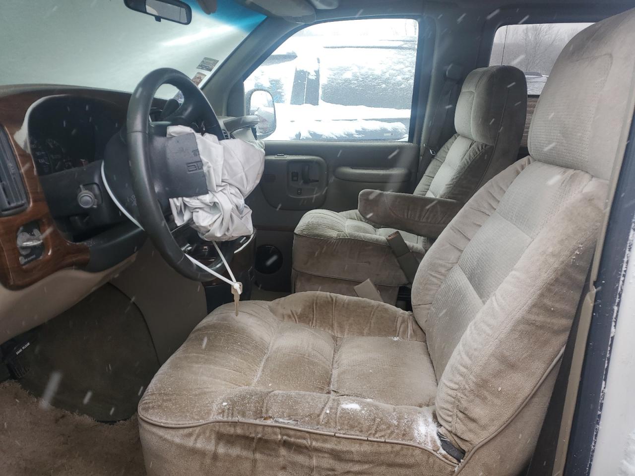 2000 GMC Savana - Image 7