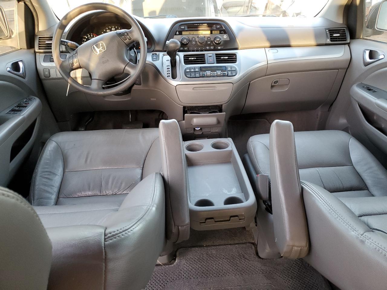 2009 Honda Odyssey - Image 8