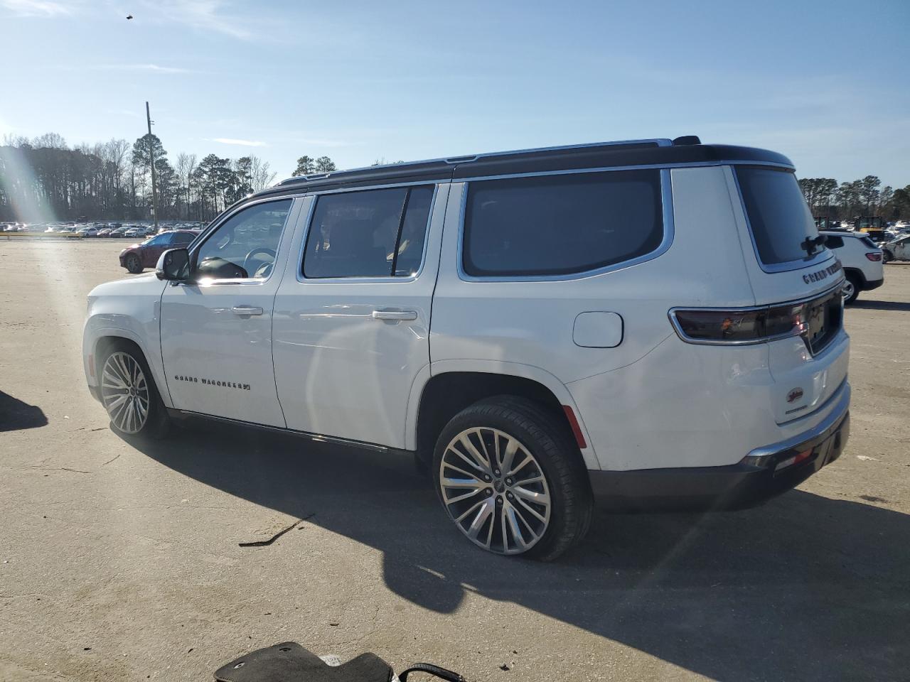 2022 Jeep Grand Wagoneer - Image 2