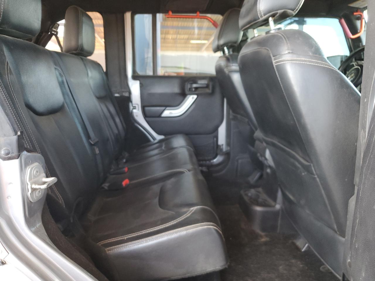 2015 Jeep Wrangler - Image 11