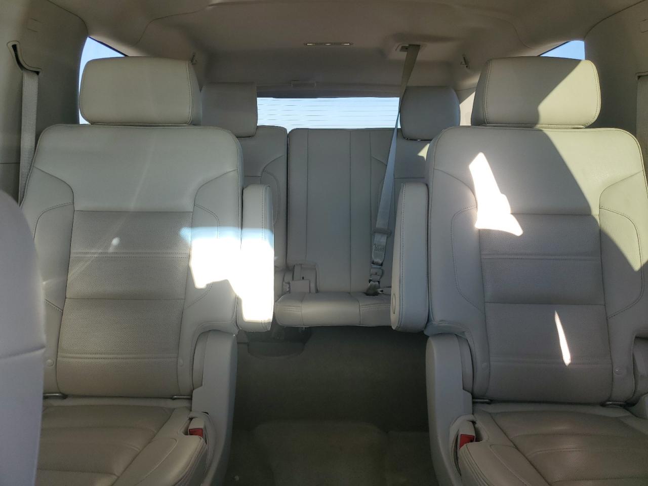 2015 GMC Yukon - Image 10
