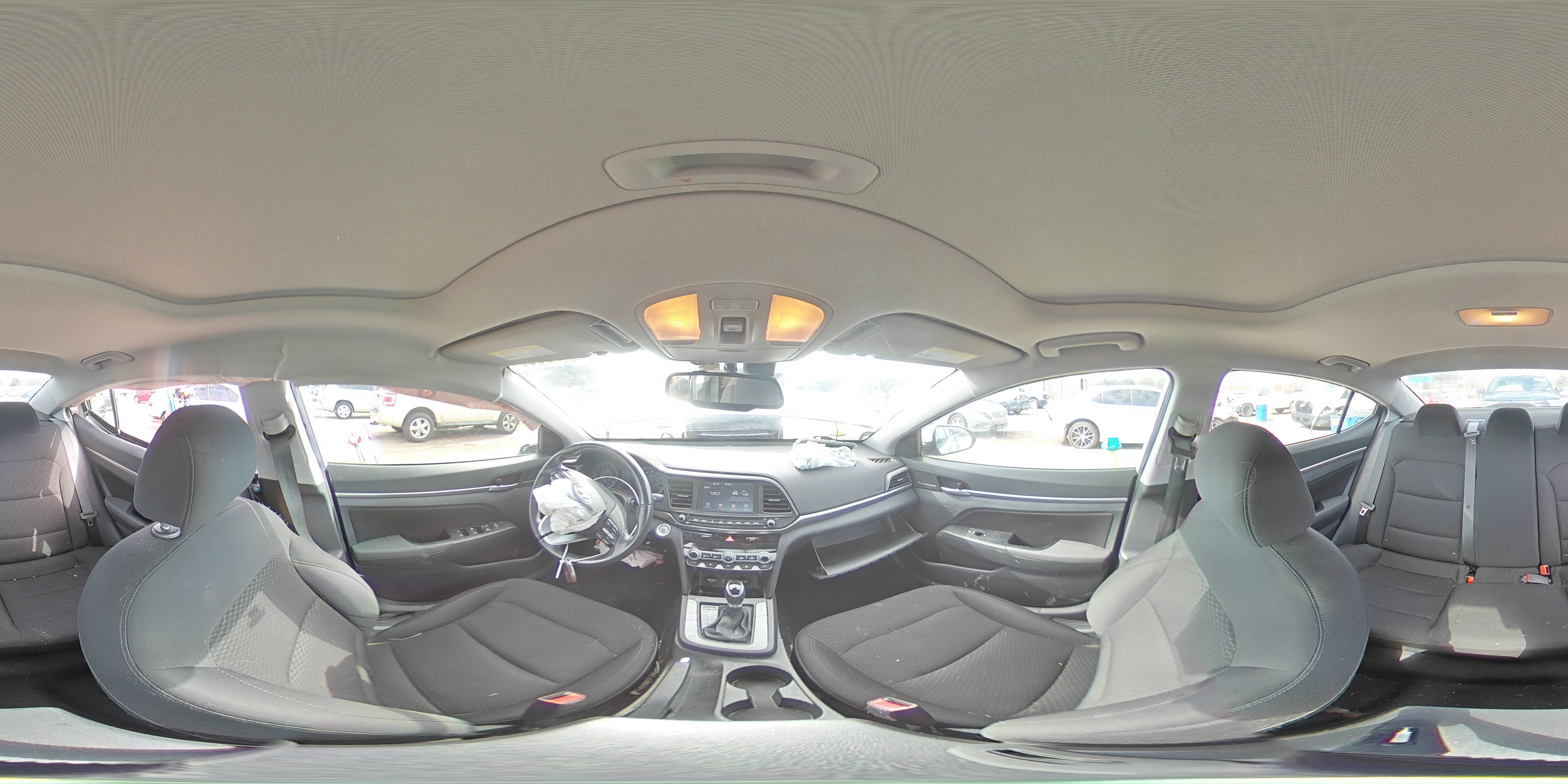 2020 Hyundai Elantra - Image 13