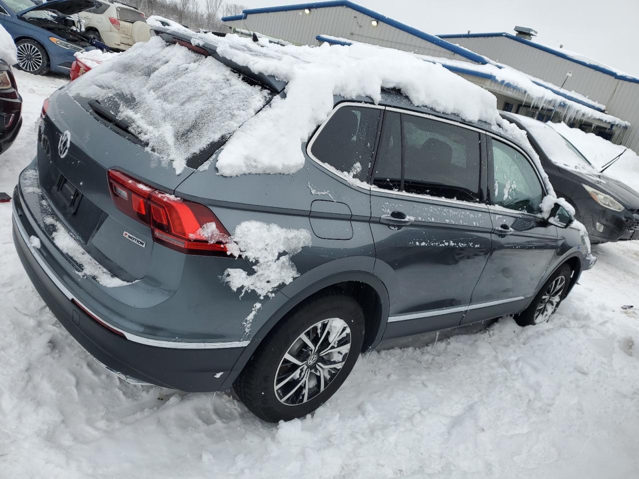 2021 Volkswagen Tiguan - Image 3