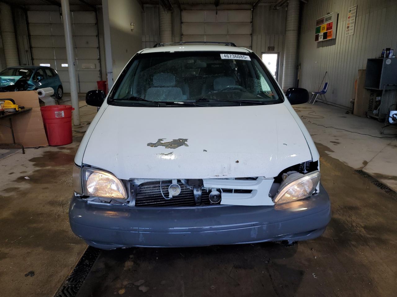 1999 Toyota Sienna - Image 5