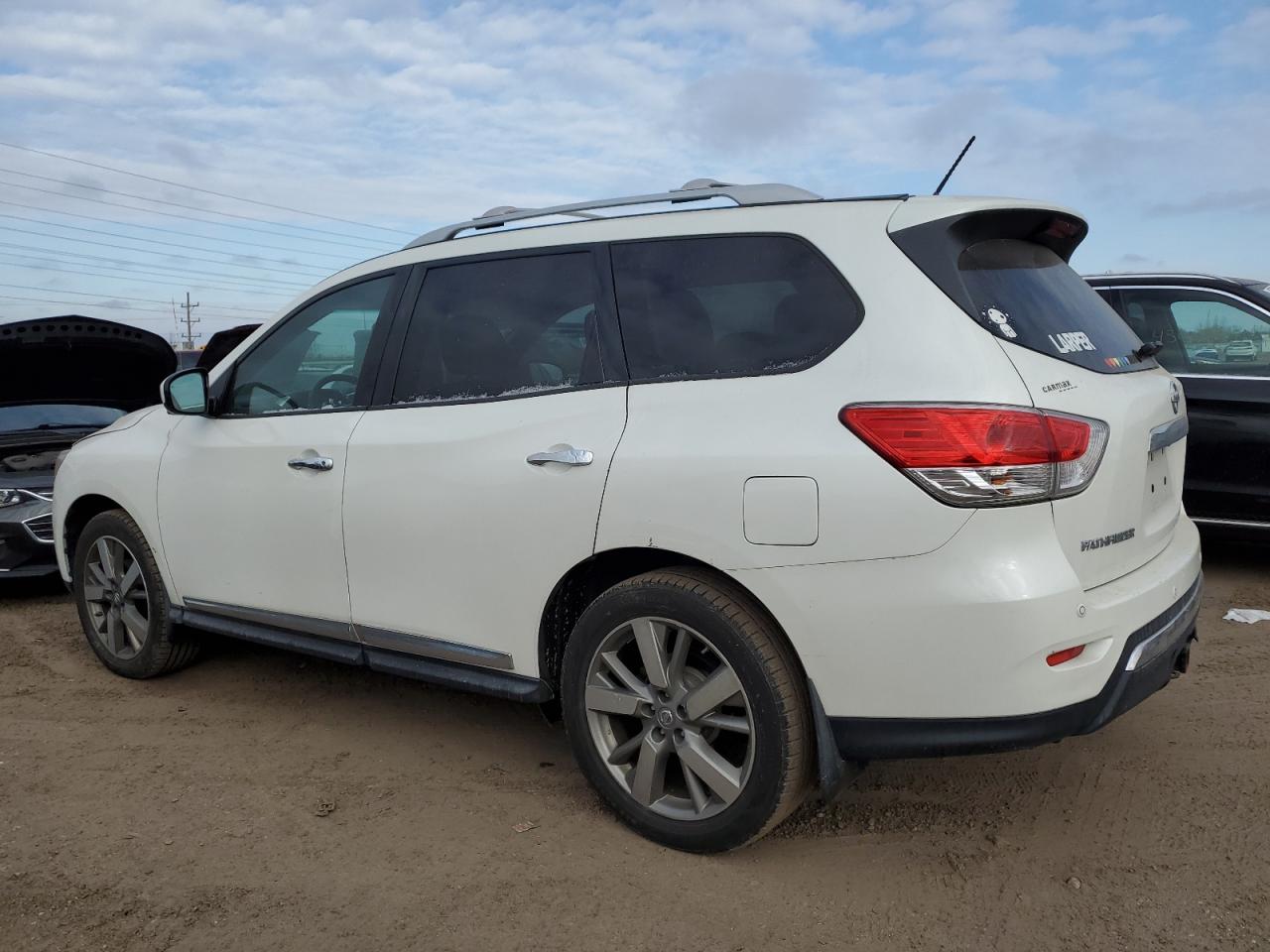 2015 Nissan Pathfinder - Image 2