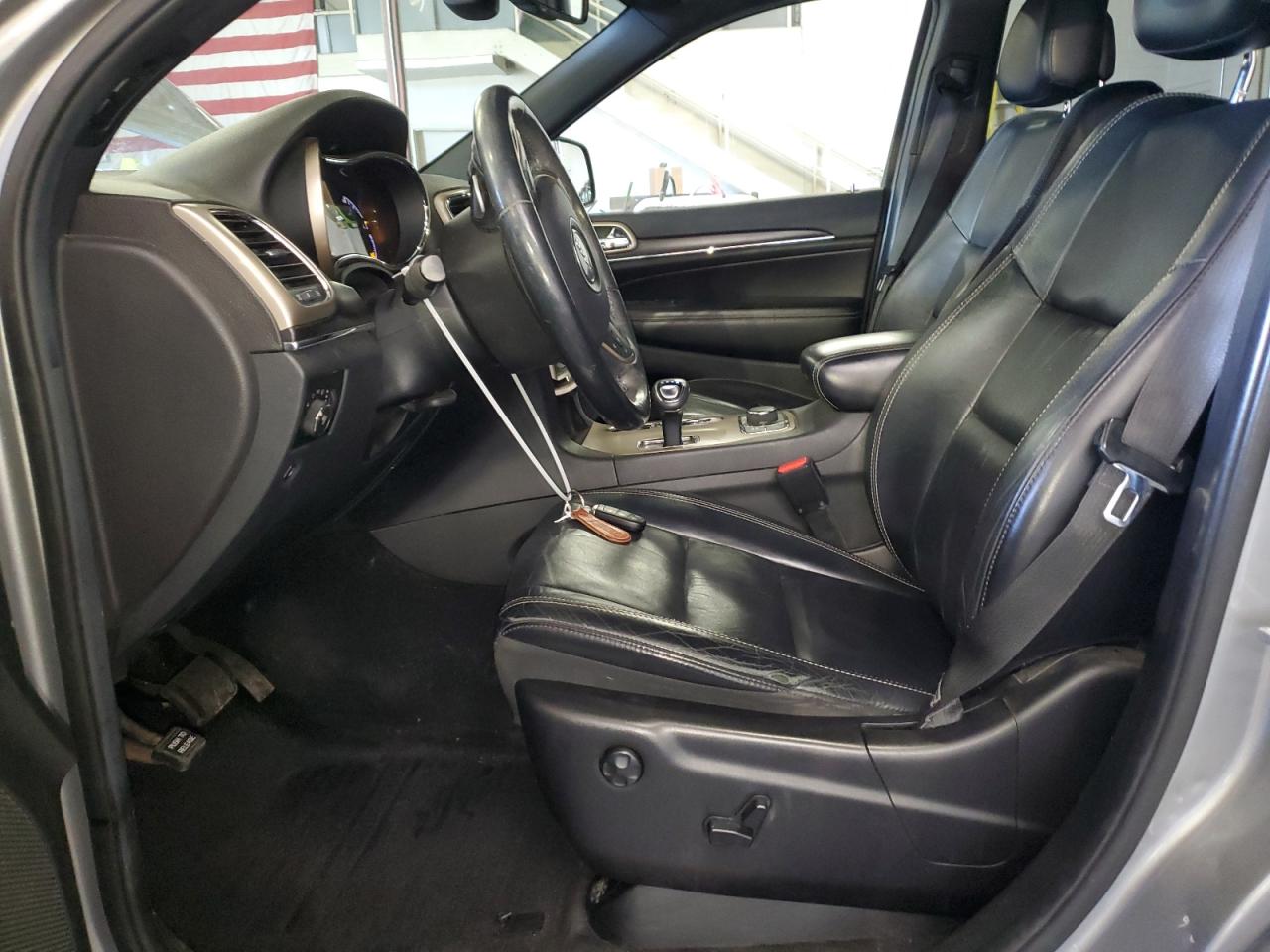 2014 Jeep Grand Cherokee - Image 7