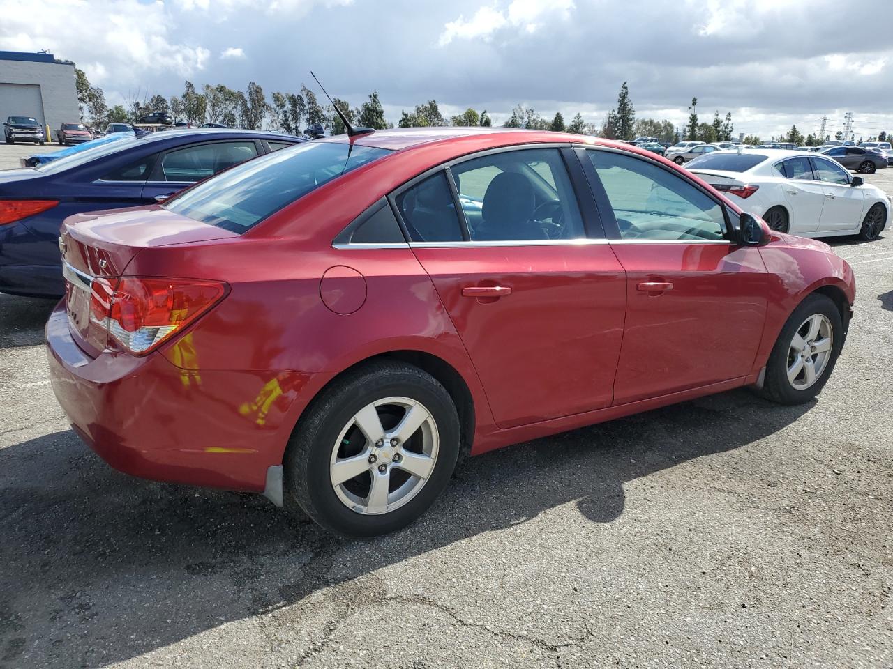 2011 Chevrolet Cruze - Image 3