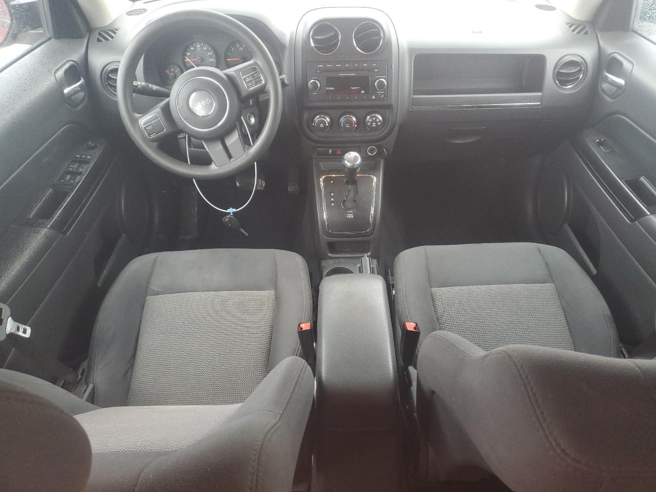 2012 Jeep Liberty (Patriot) - Image 8