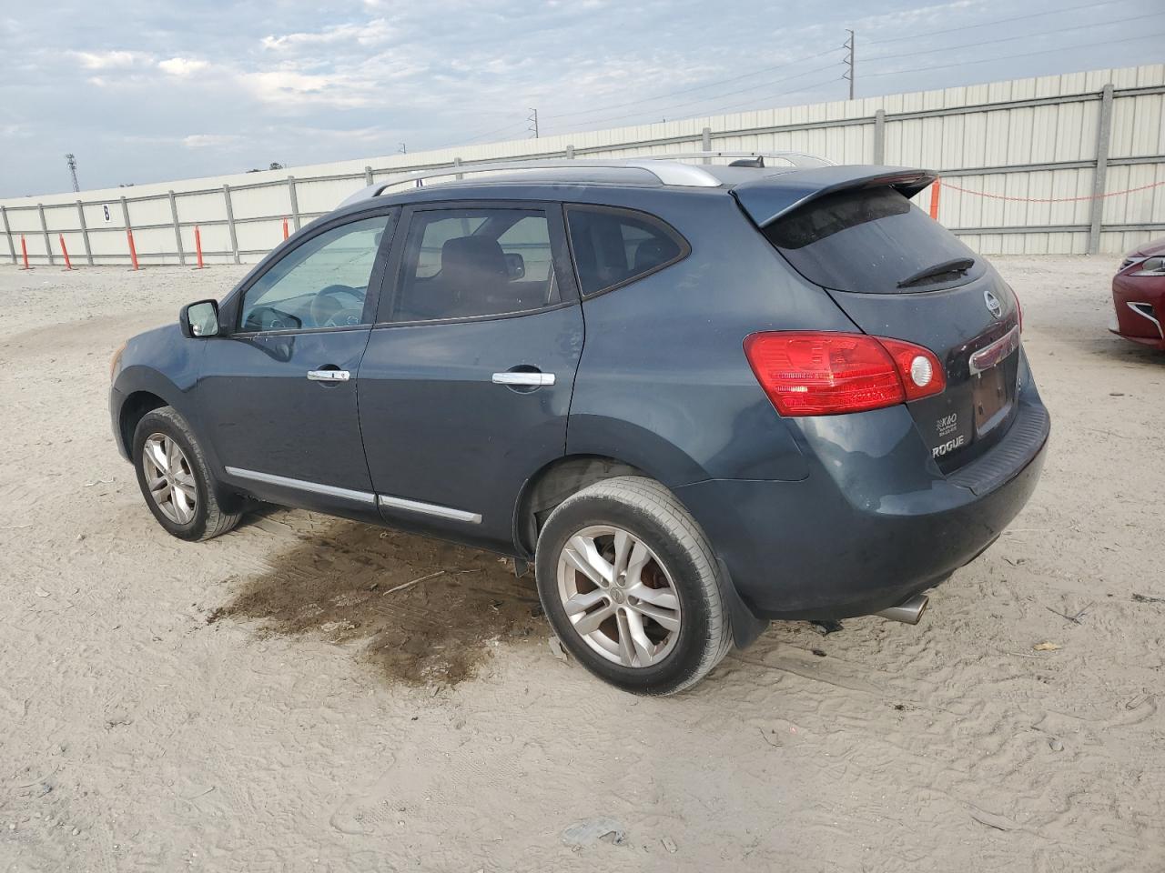2013 Nissan Rogue - Image 2
