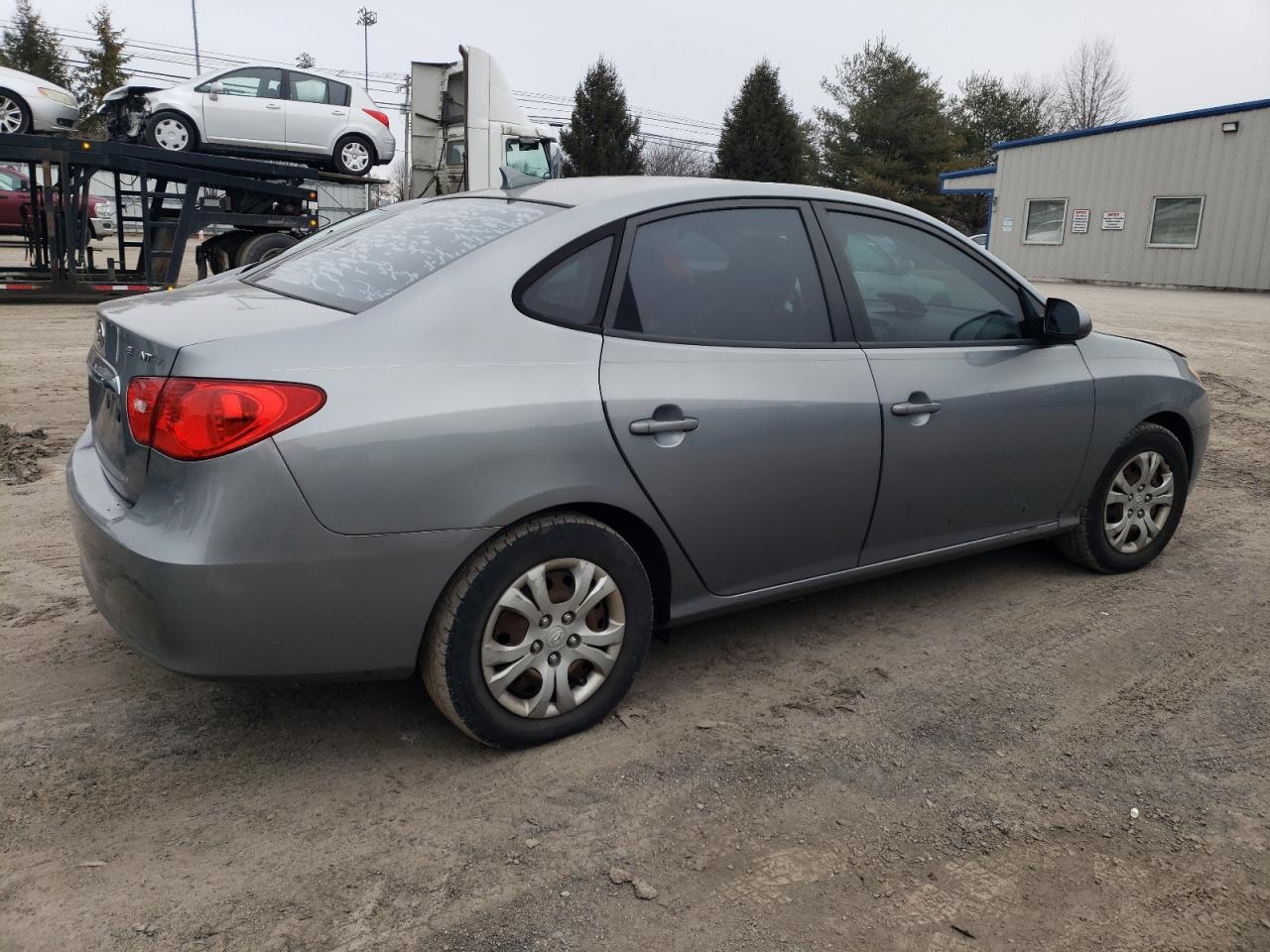 2010 Hyundai Elantra - Image 3