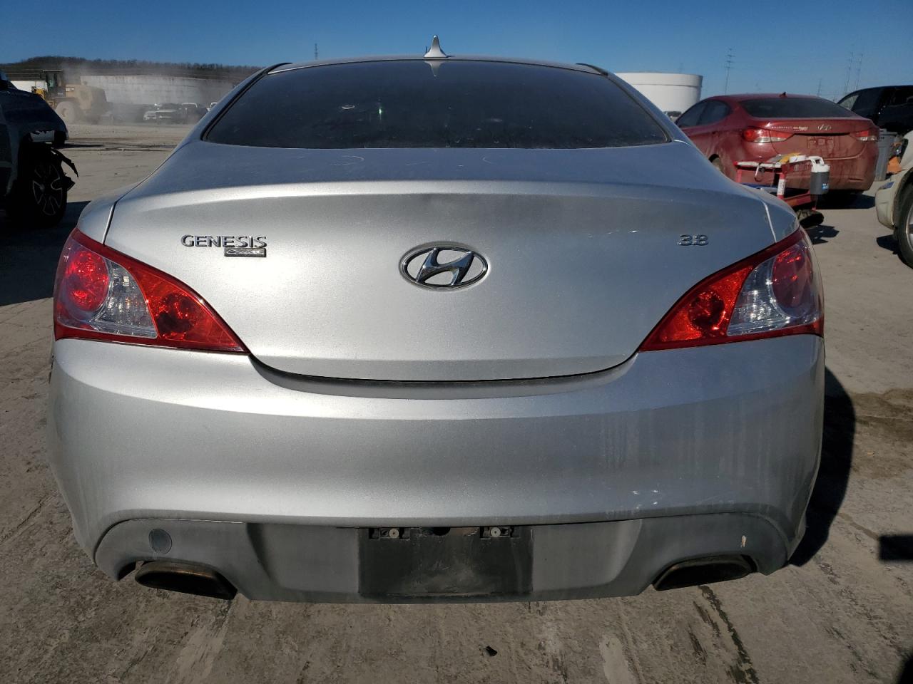 2010 Hyundai Genesis - Image 6