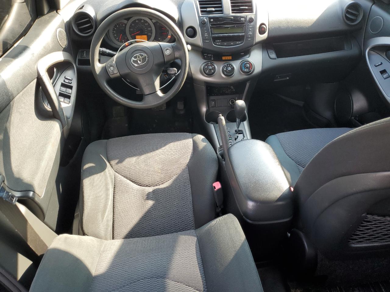 2010 Toyota RAV 4 - Image 8